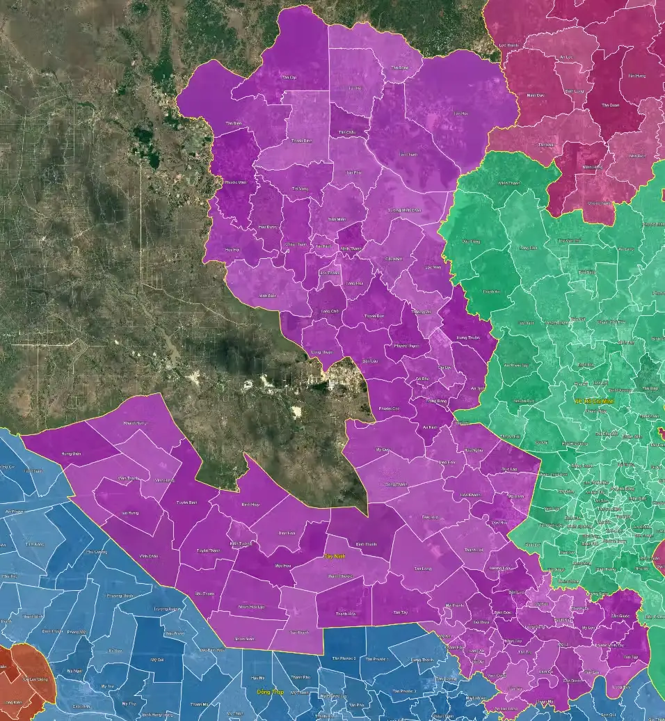 Lớp thông tin không gian tỉnh Tây Ninh tô màu tím magenta từng đơn vị cấp xã trải dài 8.536,44 km² với 82 xã và 14 phường hình thành sau khi gộp tỉnh Long An trước đây